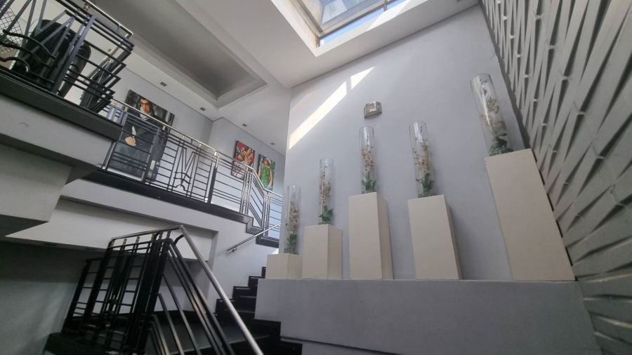 To Let Commercial Property for Rent in Woodstock Western Cape